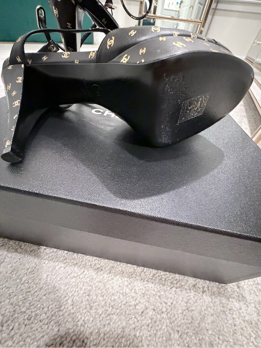 CHANEL Black Patent Leather Logo-Print Platform Sandals - Picture 2 of 4